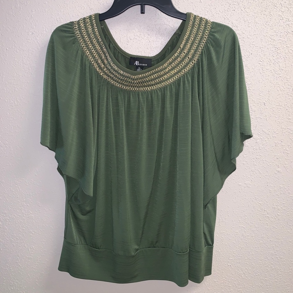 ⚡️⚡️Olive Green Blouse⚡️⚡️